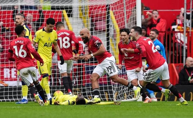 雷竞技体育-曼联今晨刷新队史纪录切尔西豪取连胜备战德甲之后，国际比赛日广州队调整名单 